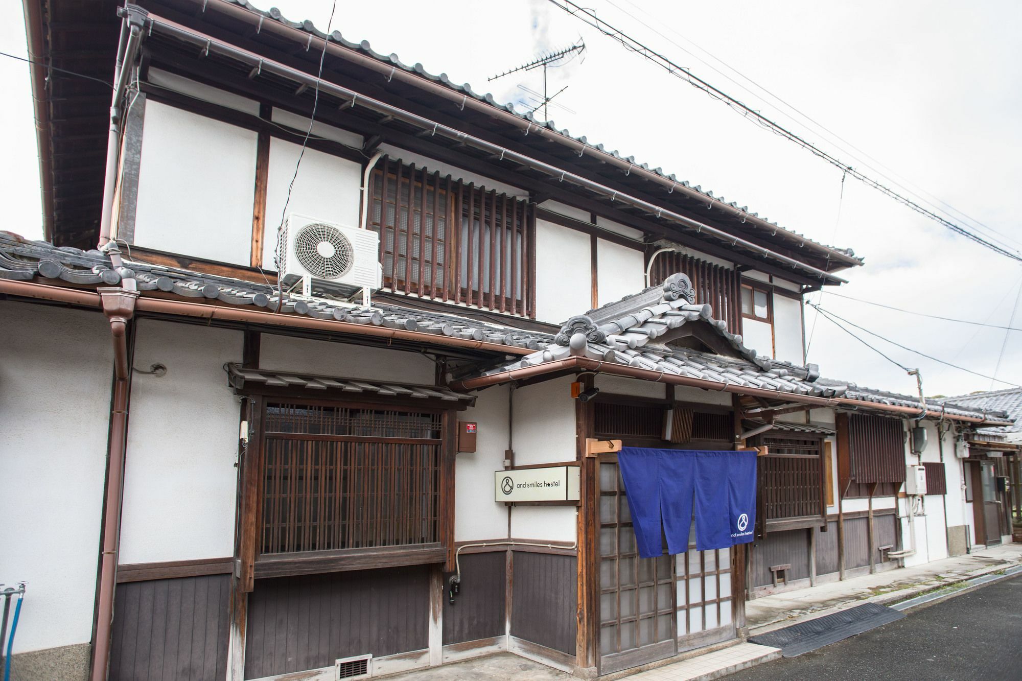 And Smiles Hostel Nara Exterior photo